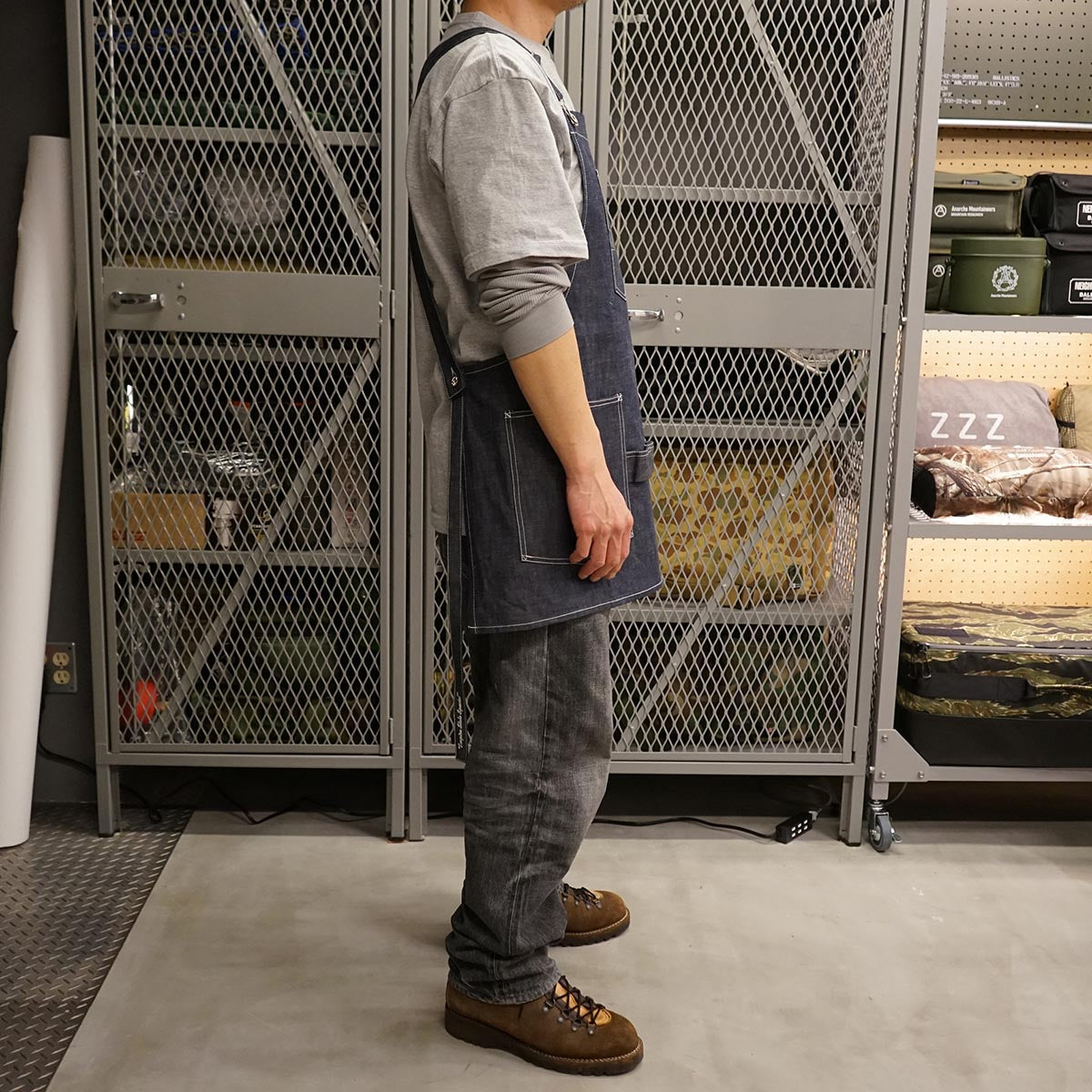 【BALLISTICS】POST APRON 1