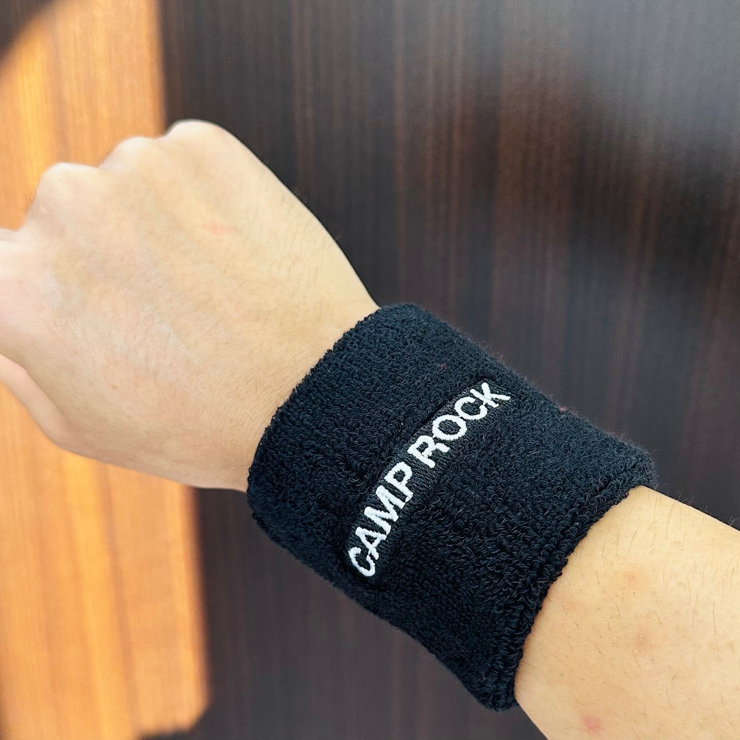 【熊本地震復興支援チャリティ】CAMP ROCK リストバンド(赤/黒)"送料無料”