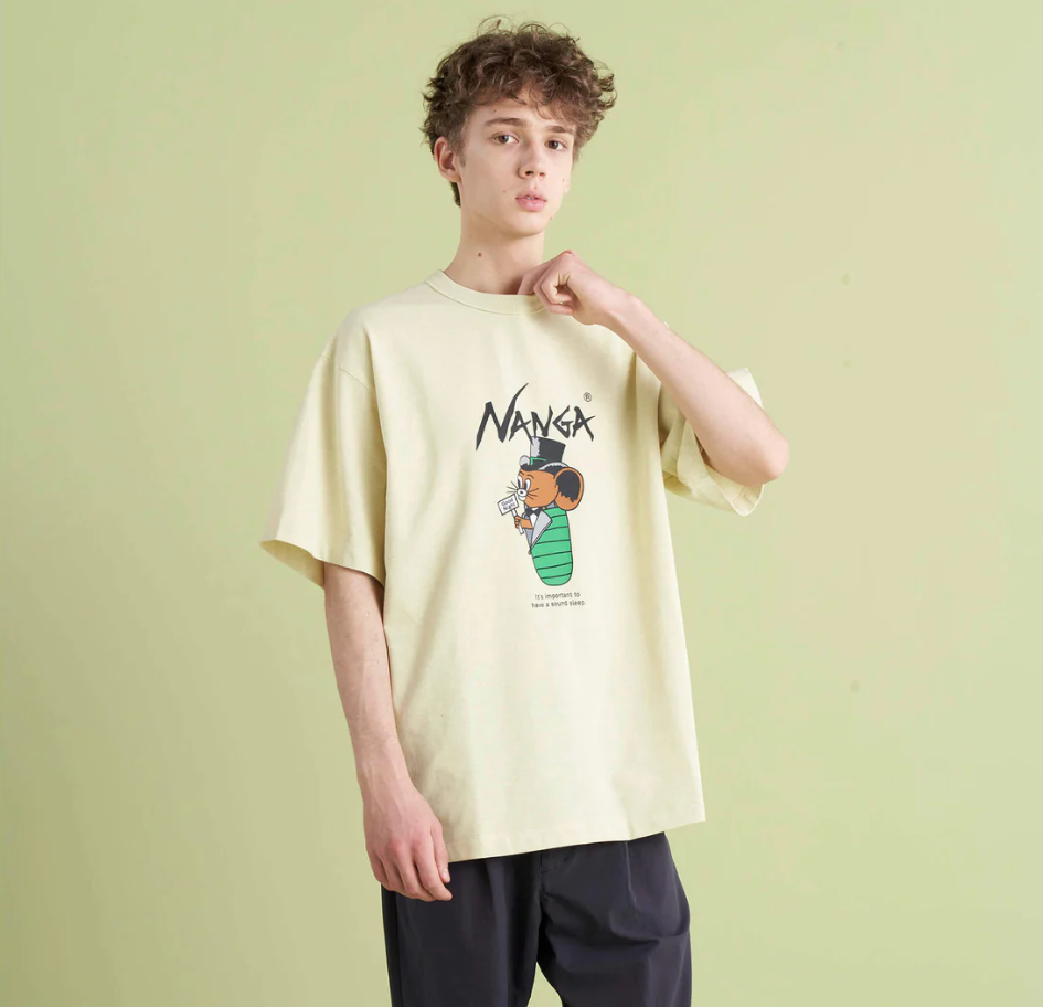 【NANGA】30周年限定　NANGA×JERRY UKAI ECO HYBRID SLEEPING JERRY MARQUEZ TEE / ナンガ×ジェリーウカイ エコハイブリッド スリーピングバッグ ジェリーマルケスティー