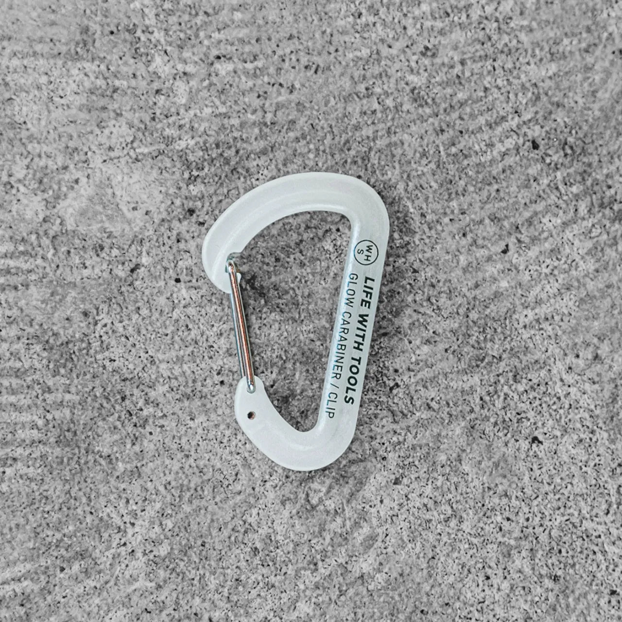 【WHATNOT】蓄光カラビナ｜GLOW CARABINER（1個）