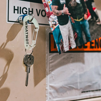 【WHATNOT】蓄光カラビナ｜GLOW CARABINER（1個）