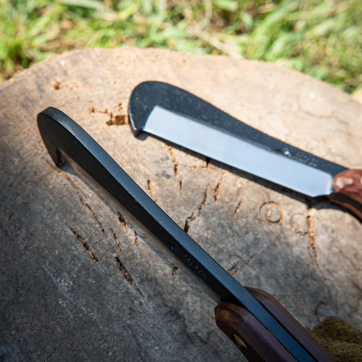 【FEDECA】 鍛造バトニング鉈 名栗ブラック