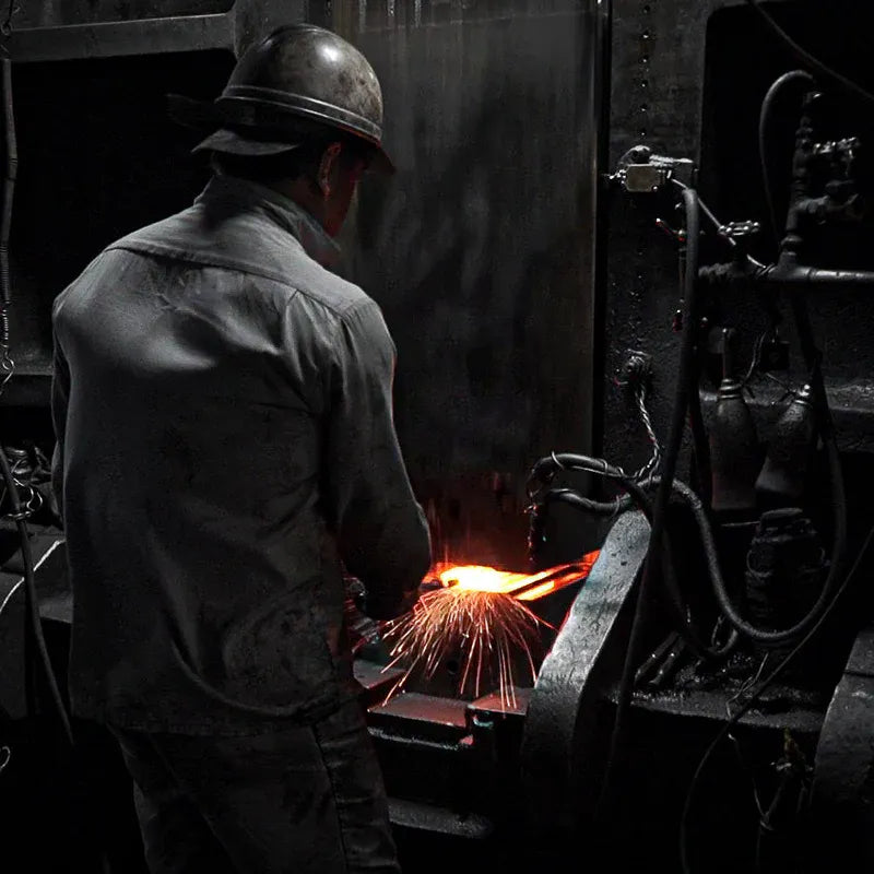 【FEDECA】 鍛造バトニング鉈 名栗ブラック