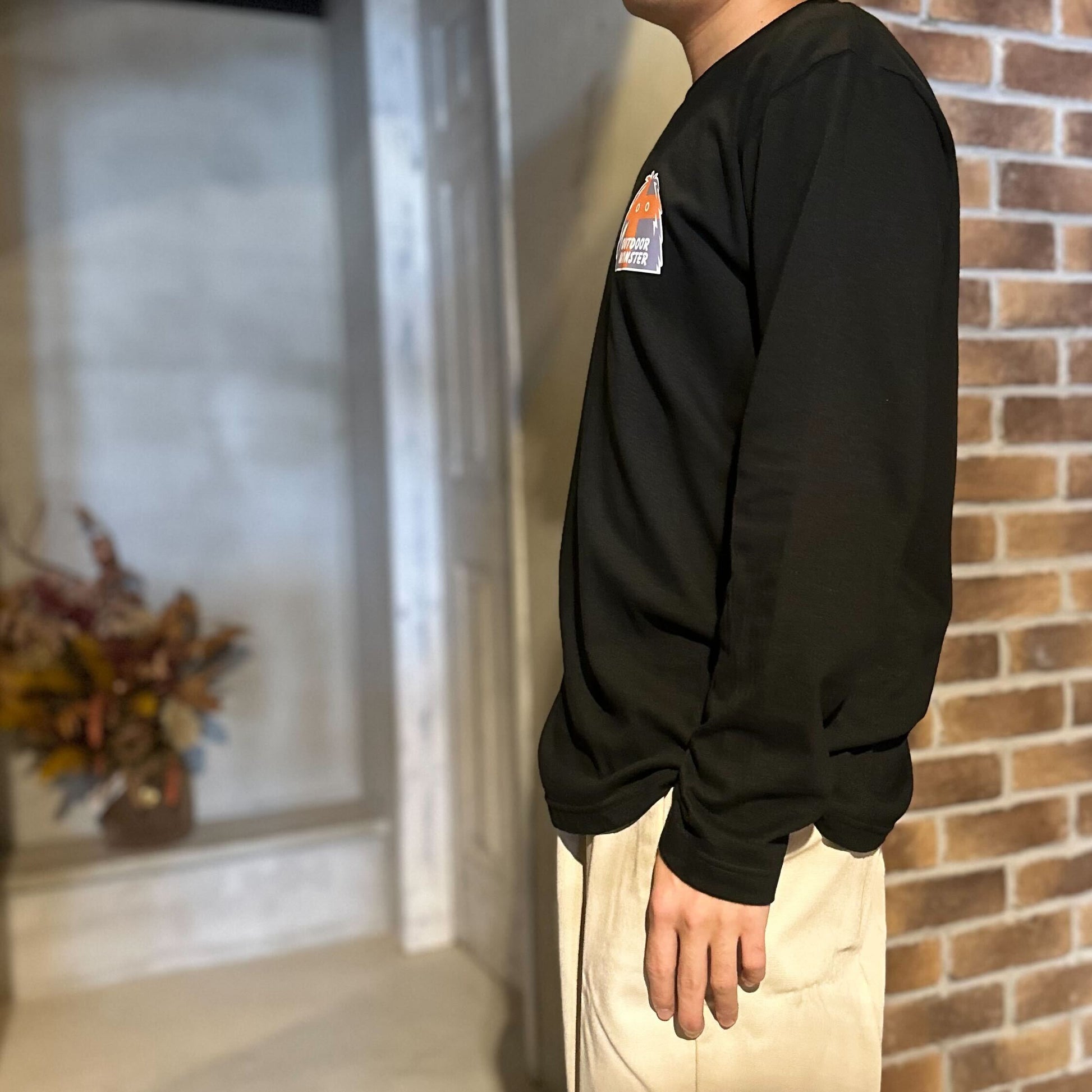 【CROSS ORANGE】アウトドアモンスター オリジナル ロングスリーブTシャツ（ブラック）