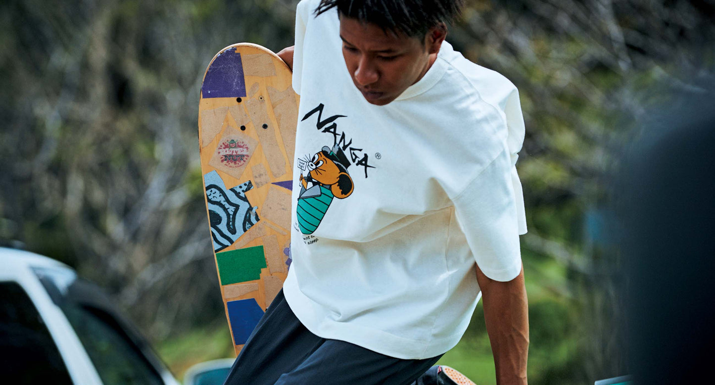 【NANGA】30周年限定　NANGA×JERRY UKAI ECO HYBRID SLEEPING JERRY MARQUEZ TEE / ナンガ×ジェリーウカイ エコハイブリッド スリーピングバッグ ジェリーマルケスティー